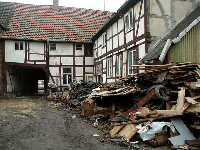 2002 - Hof eines alten Fachwerhauses in Salzwedel