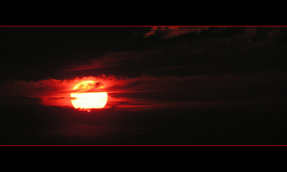 2005-025 - [crimson sun]