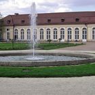 20050421  Ansbach Orangerie mit  Hofgarten und Brunnen 