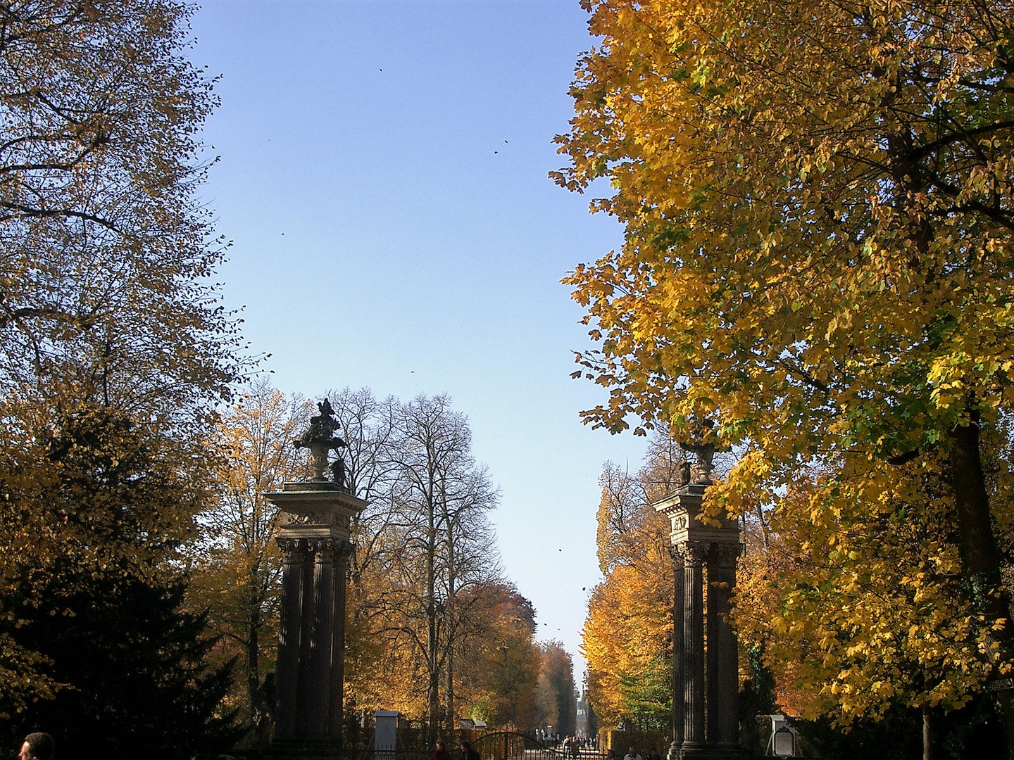 20051030 Potsdam Eingang Schlosspark  Sanncoussi 