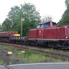 20.05.2017 EfW 212 370-1 mit einem Bauzug in Mülheim-Speldorf