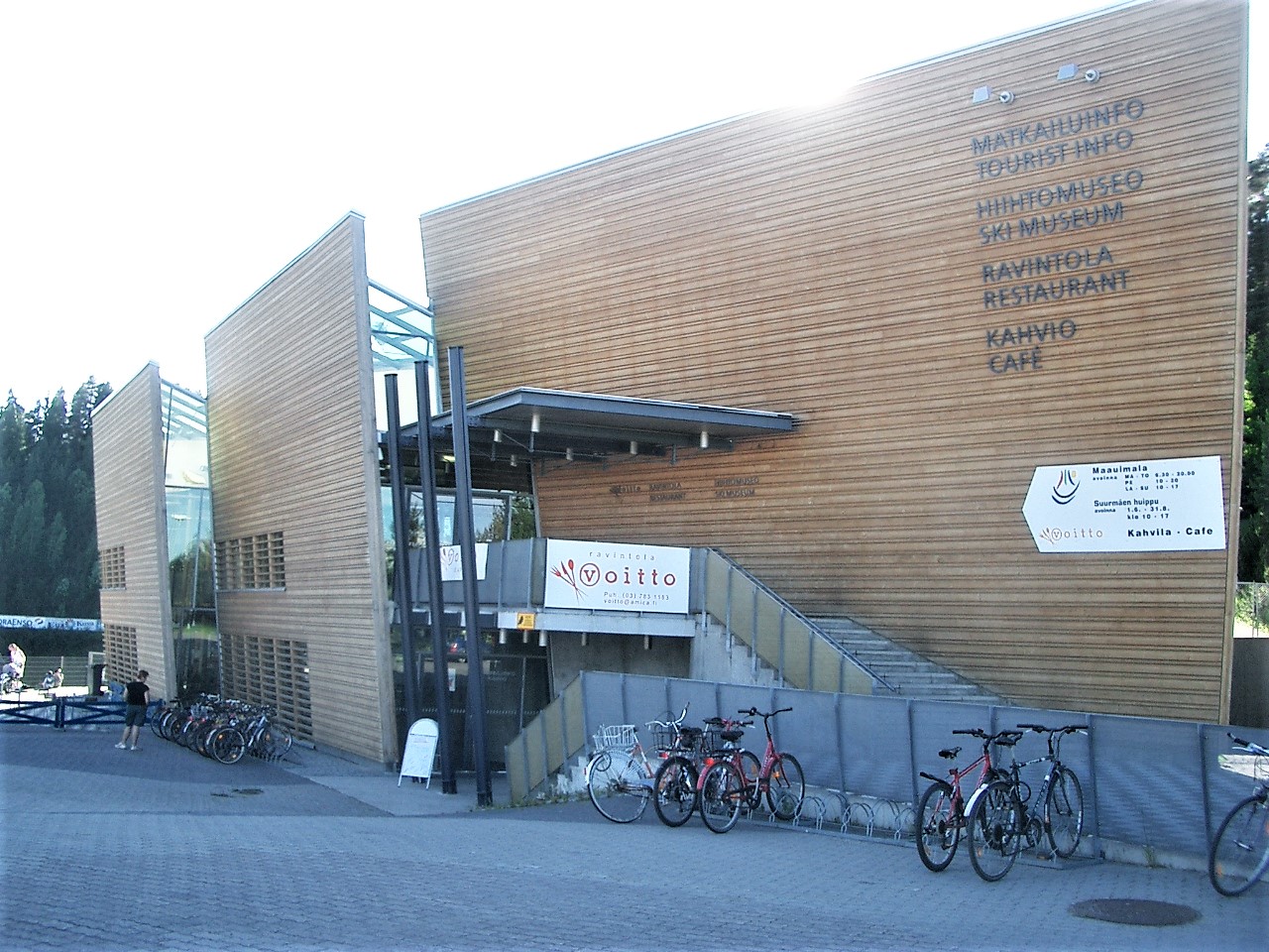 20.06.2005 Holzarchitektur im Sportzentrum Lahti 