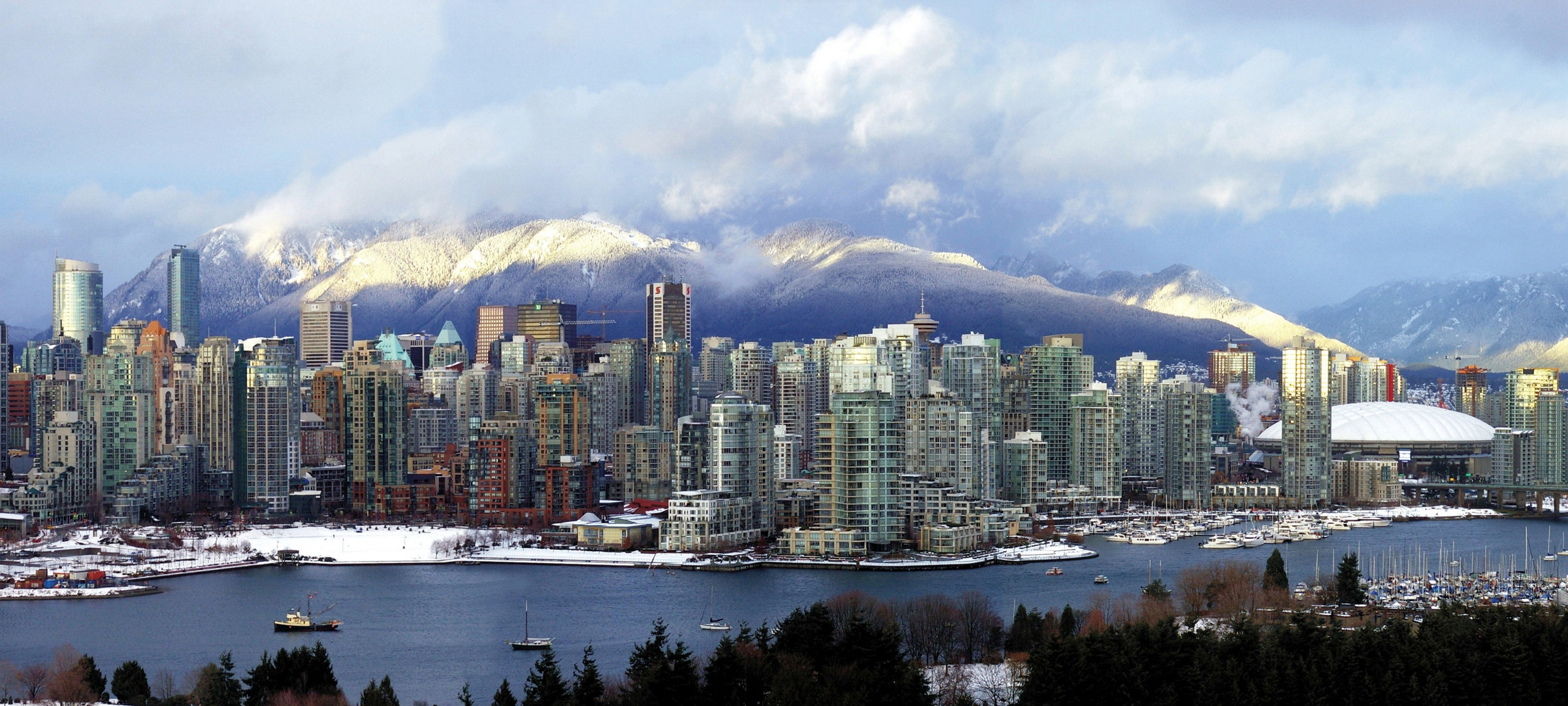 2009 Vancouver skyline panorama