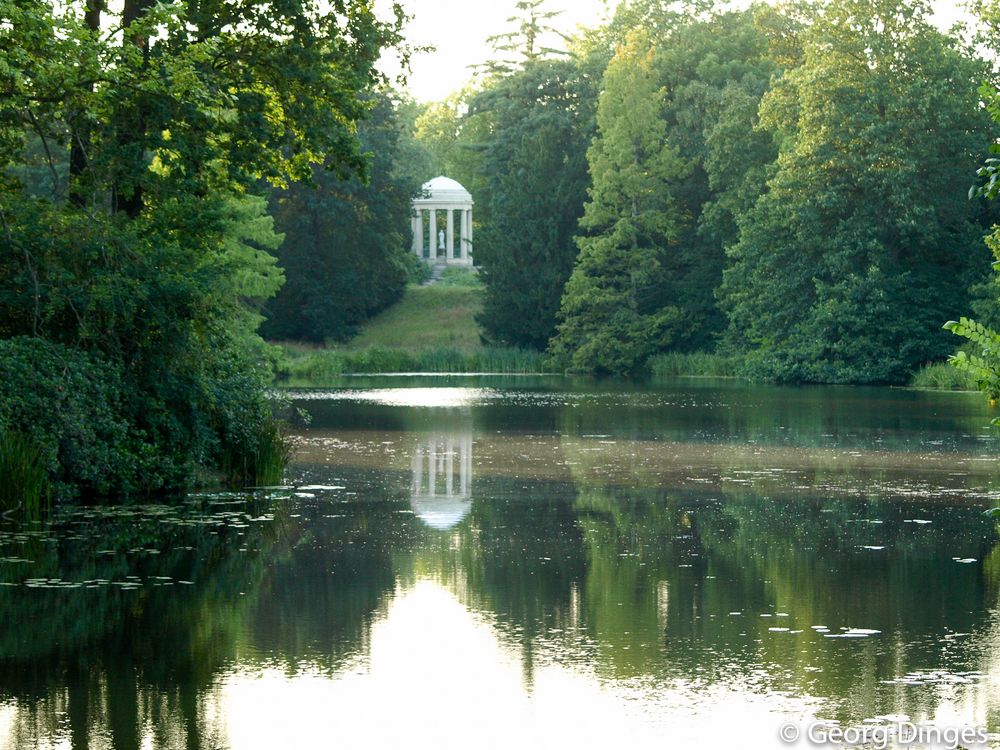 20090715-Venustempel-Spiegelbild in Wörlitz