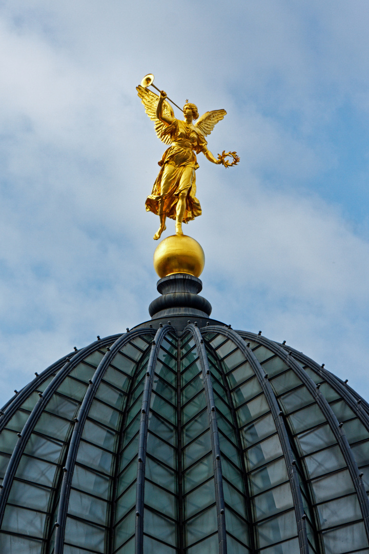 2009_Dresden, Glaskuppel auf der Kunstakademie