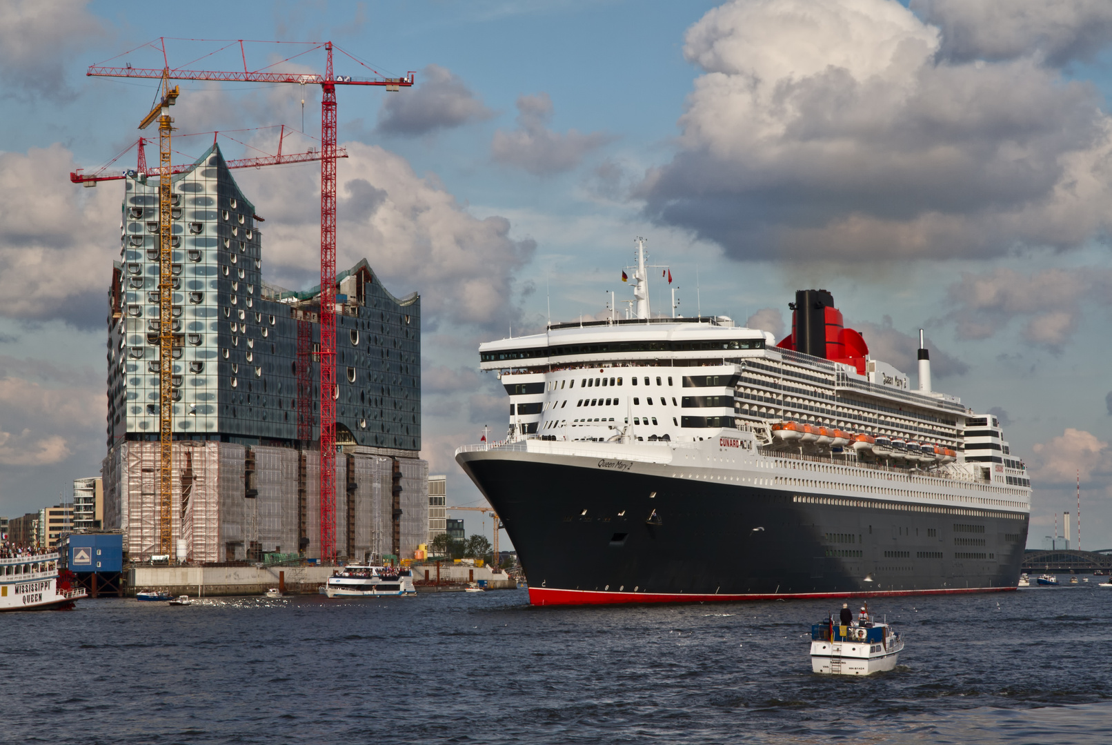 20110813 Auslaufen der Queen Mary 2 in Hamburg Foto & Bild schiffe und seewege, motorschiffe