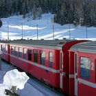 2012 roter Zug im Schnee Bergün