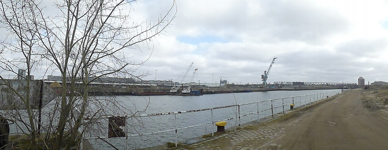 2013  Am Baakenhafen