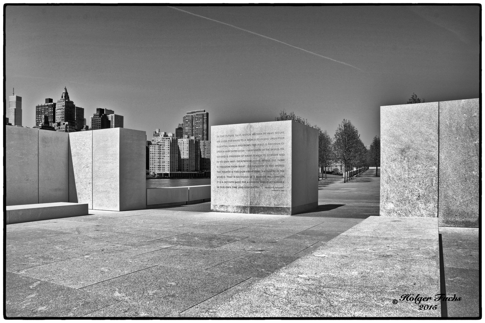 2013 Roosevelt Memorial - Blick auf Manhattan