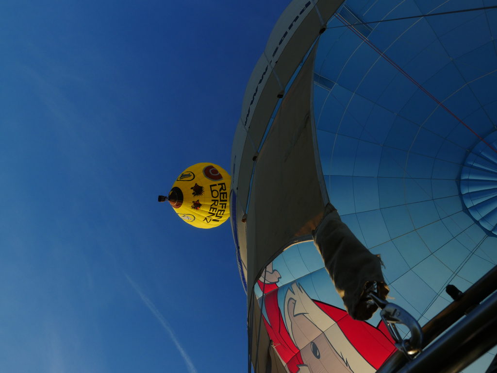 20140615 Ballon in der Luft 1a klein