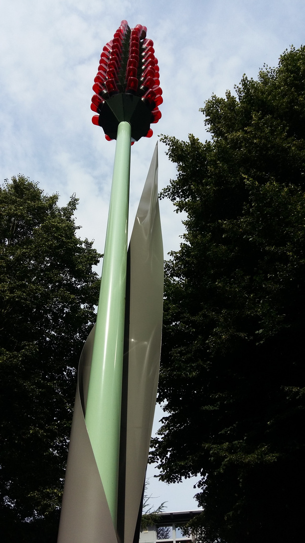 20140829 Kunst im Köthenwaldpark / Die rote Blume