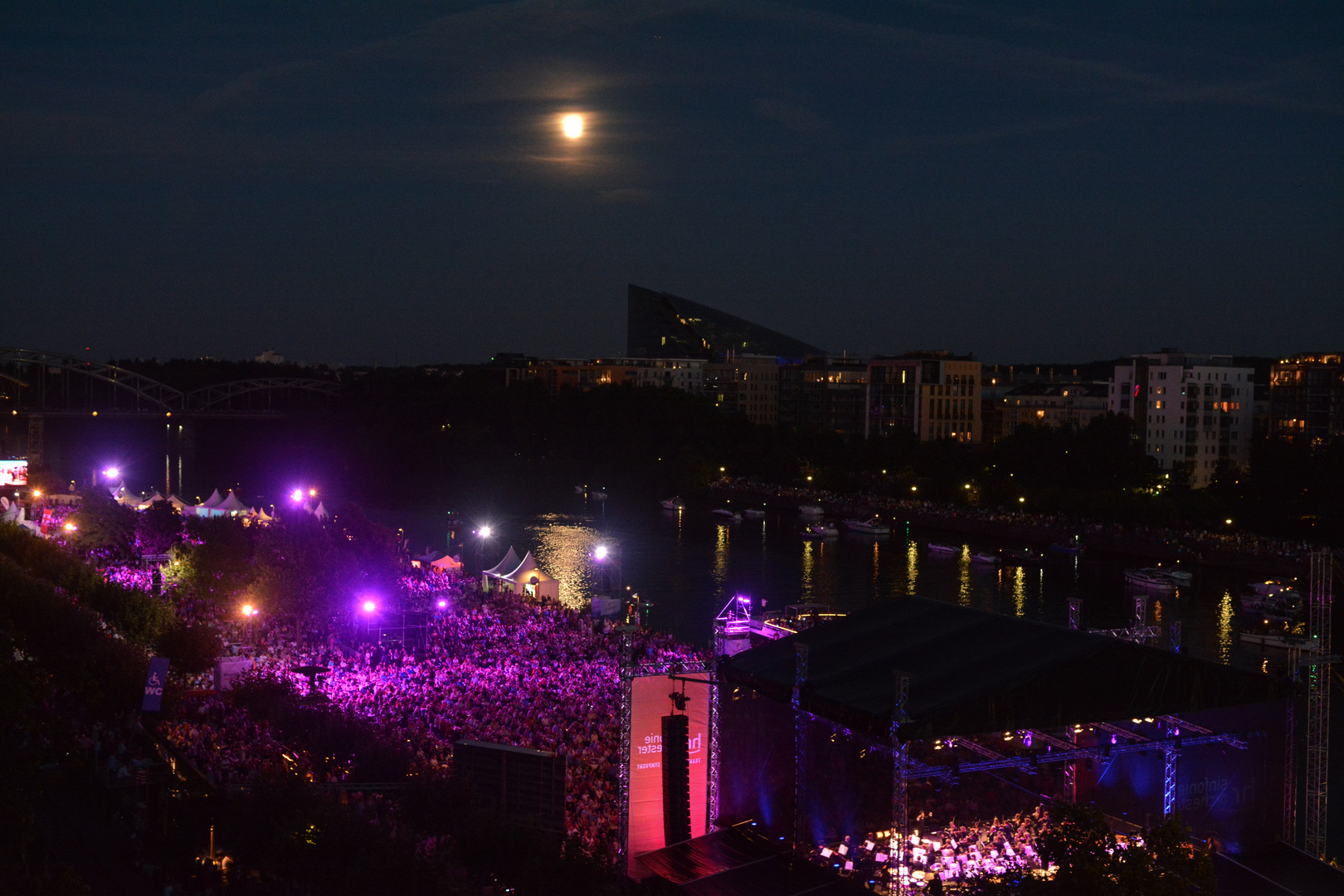 2016 hr -Open Air  Sinfoniekonzert an der Weseler Werft