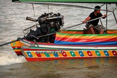 2016_0638 Diesel Racer on the Chao Phraya River