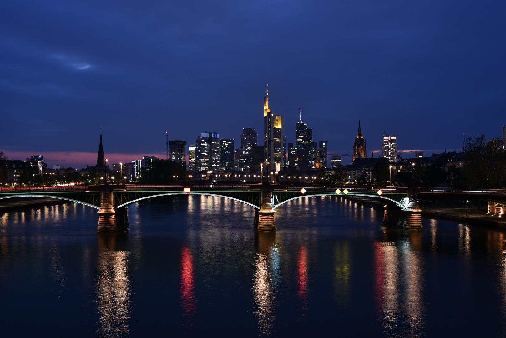 2017 Frankfurt: Alte Brücke in der Blauen Stunde