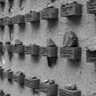 2017 Gedenksteine an der Mauer des Jüdischen Friedhof in Frankfurt 