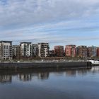 2017 Sehr großes Schiff vor der Wesler Werft in Frankfurt