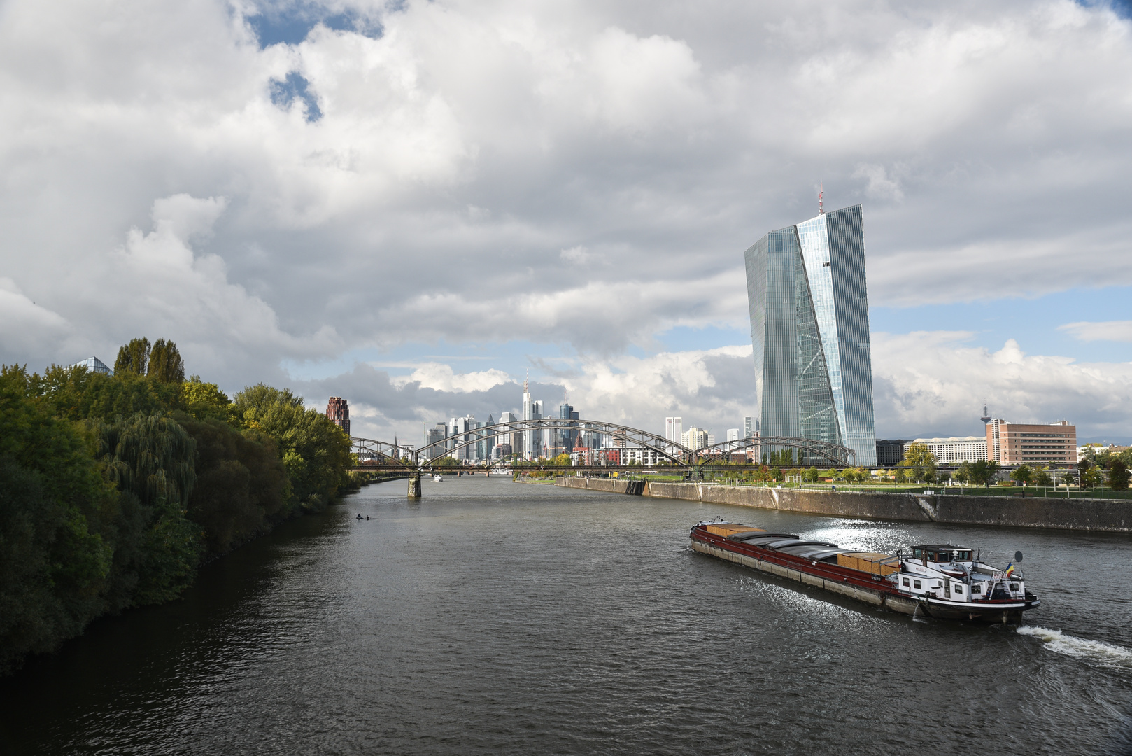 2017 Skyline von Frankfurt mit EZB