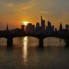 2017 Sonnenuntergang über der Alten Brücke in Frankfurt