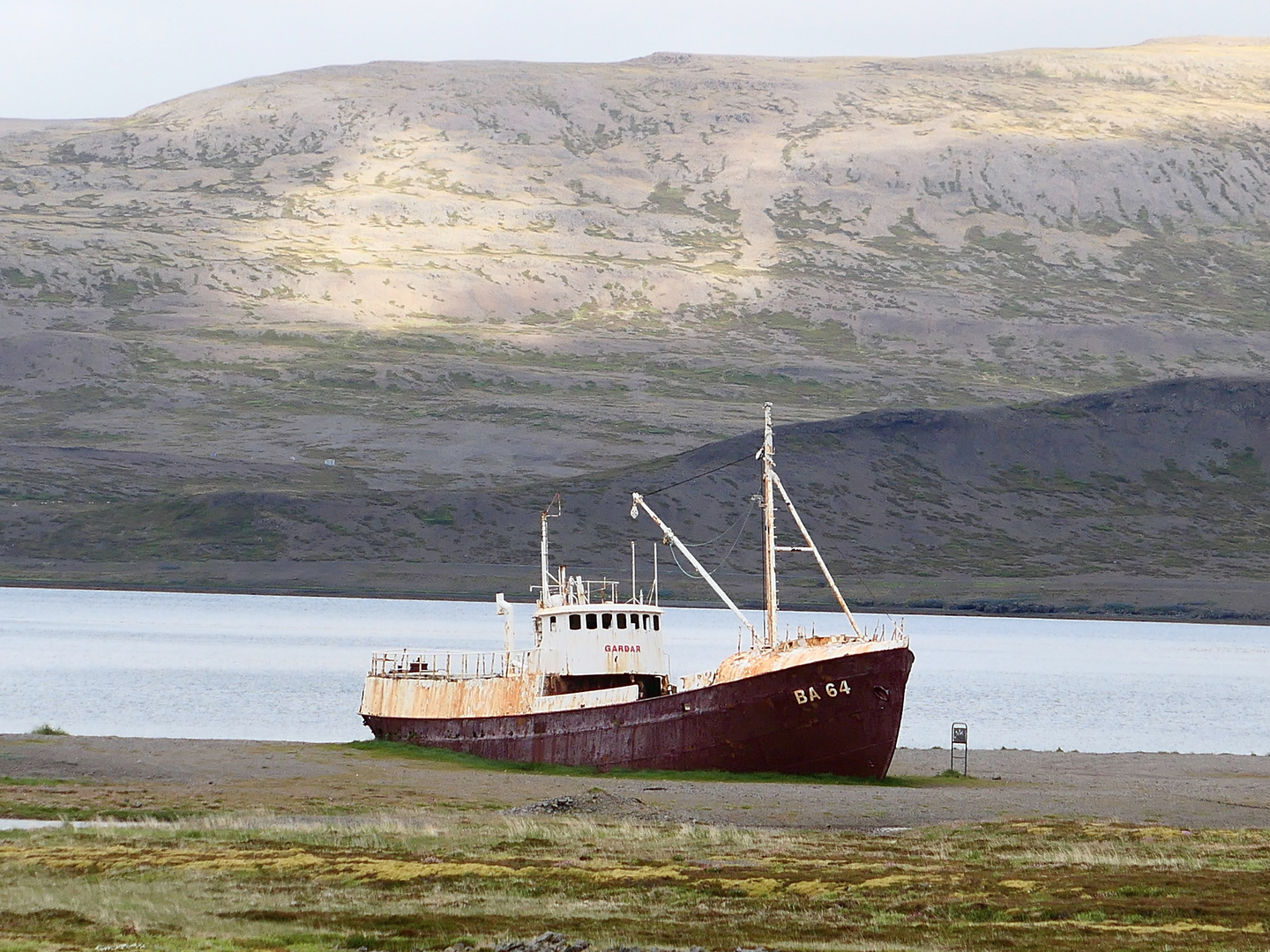 20180624 097 612 Westfjördur Osnafjördur - 1981 gestrandete Gardar (3423) Green Cycle