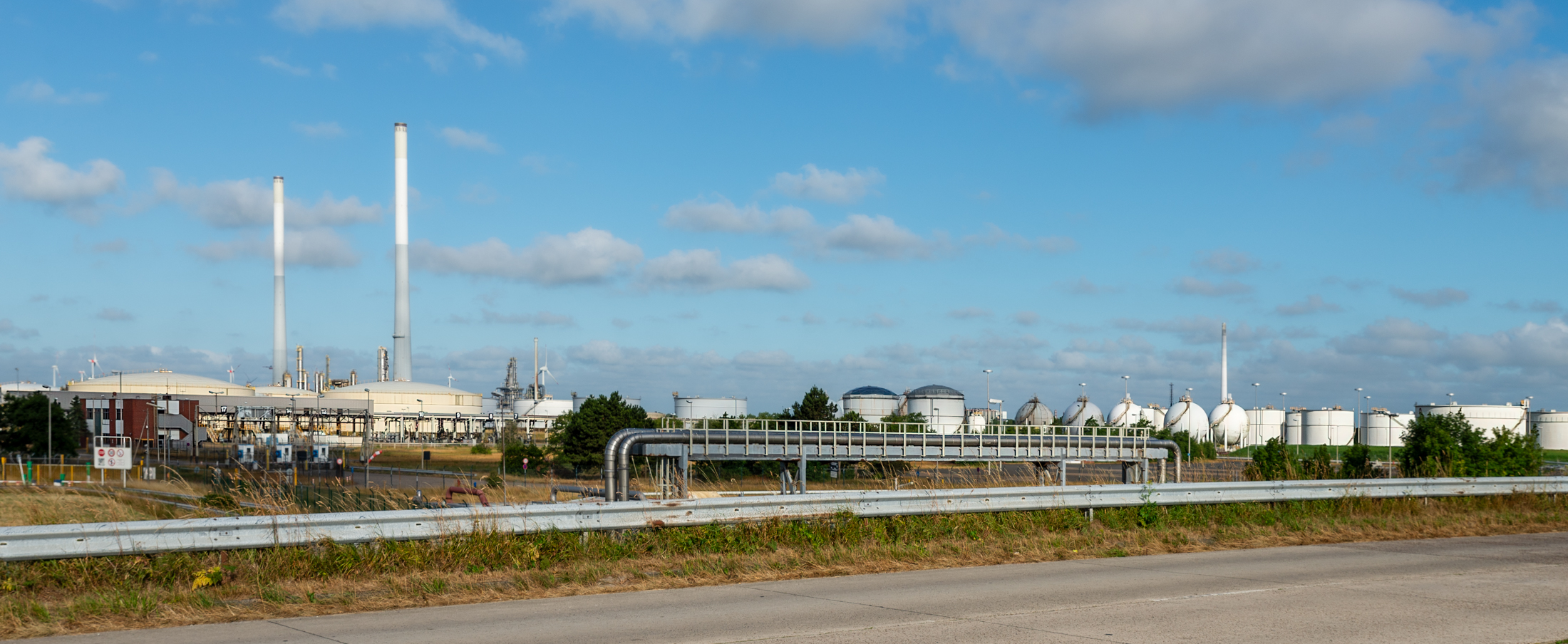 20180708-AD2_8529-Pano - Raffinerie in der Nähe von Wilhemshaven.  