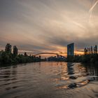 2019 EZB vor der Frankfurter Skyline im Licht der Abendsonne