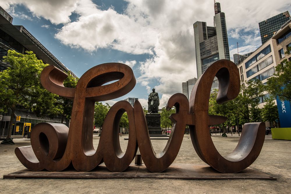 2019 Love-Skulptur auf dem Goetheplatz