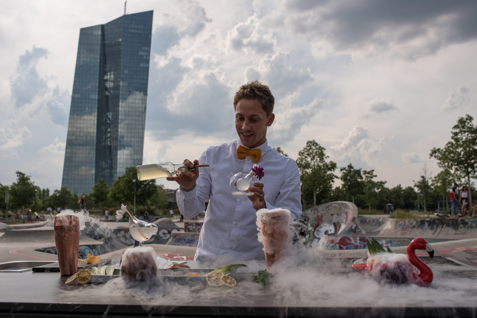 2019 Outdoorbar vor der EZB an der Skaterbahn