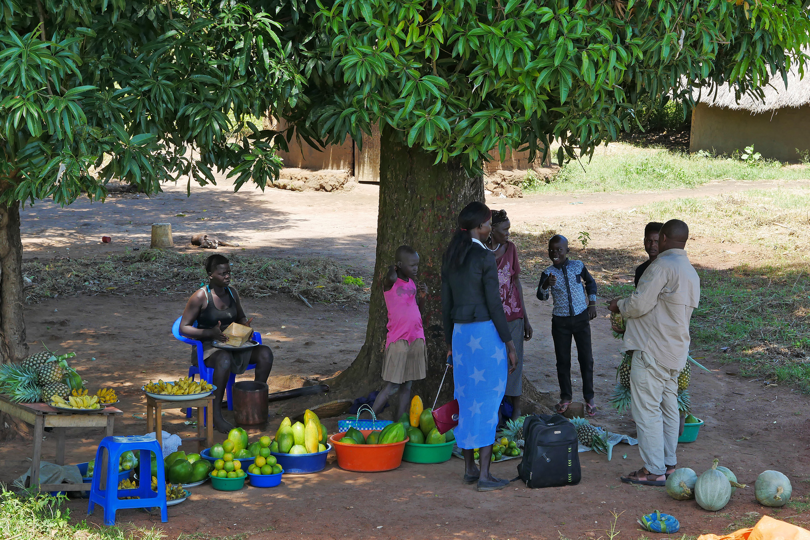 2019, Uganda, am Straßenrand