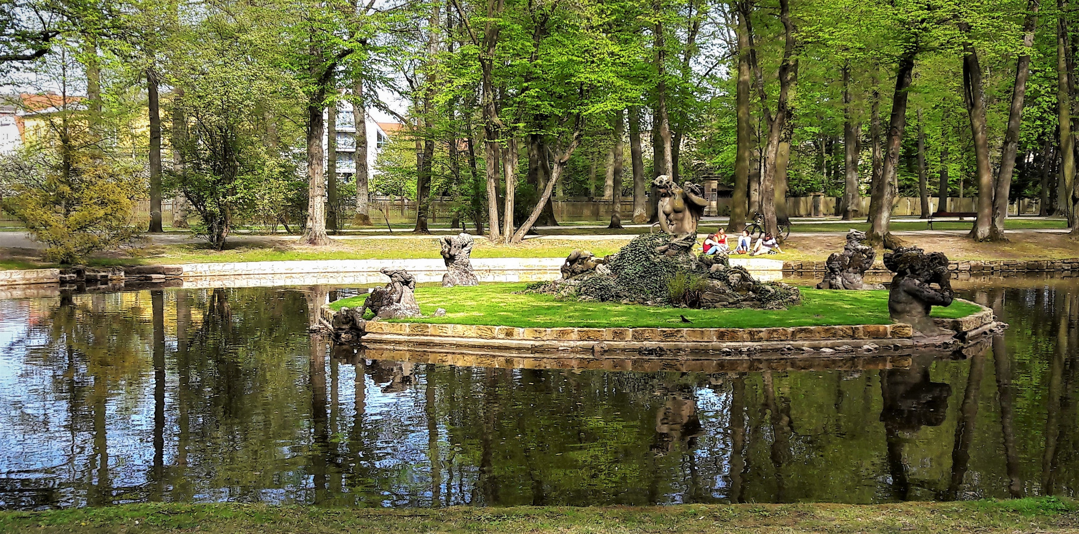 20190425  ARCHIV :Dienstag ist Spiegeltag : Hofgarten Bayreuth