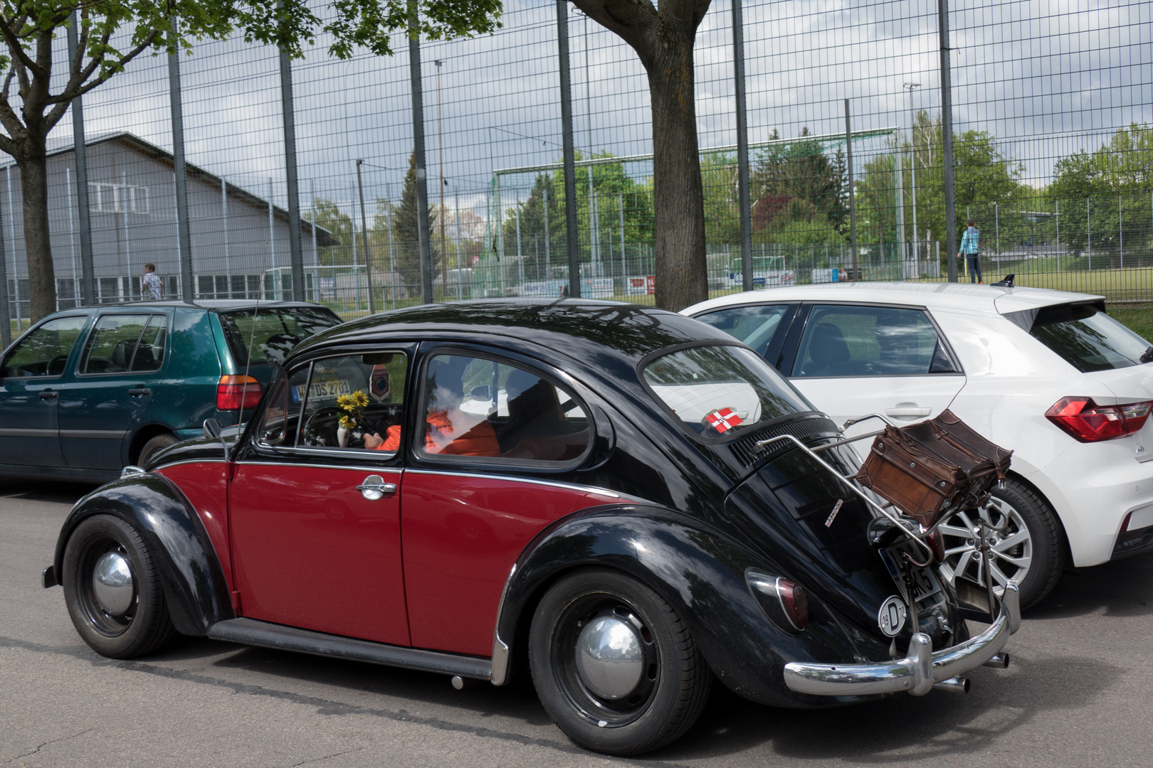 20190428-P1140476Käfer mit Koffer