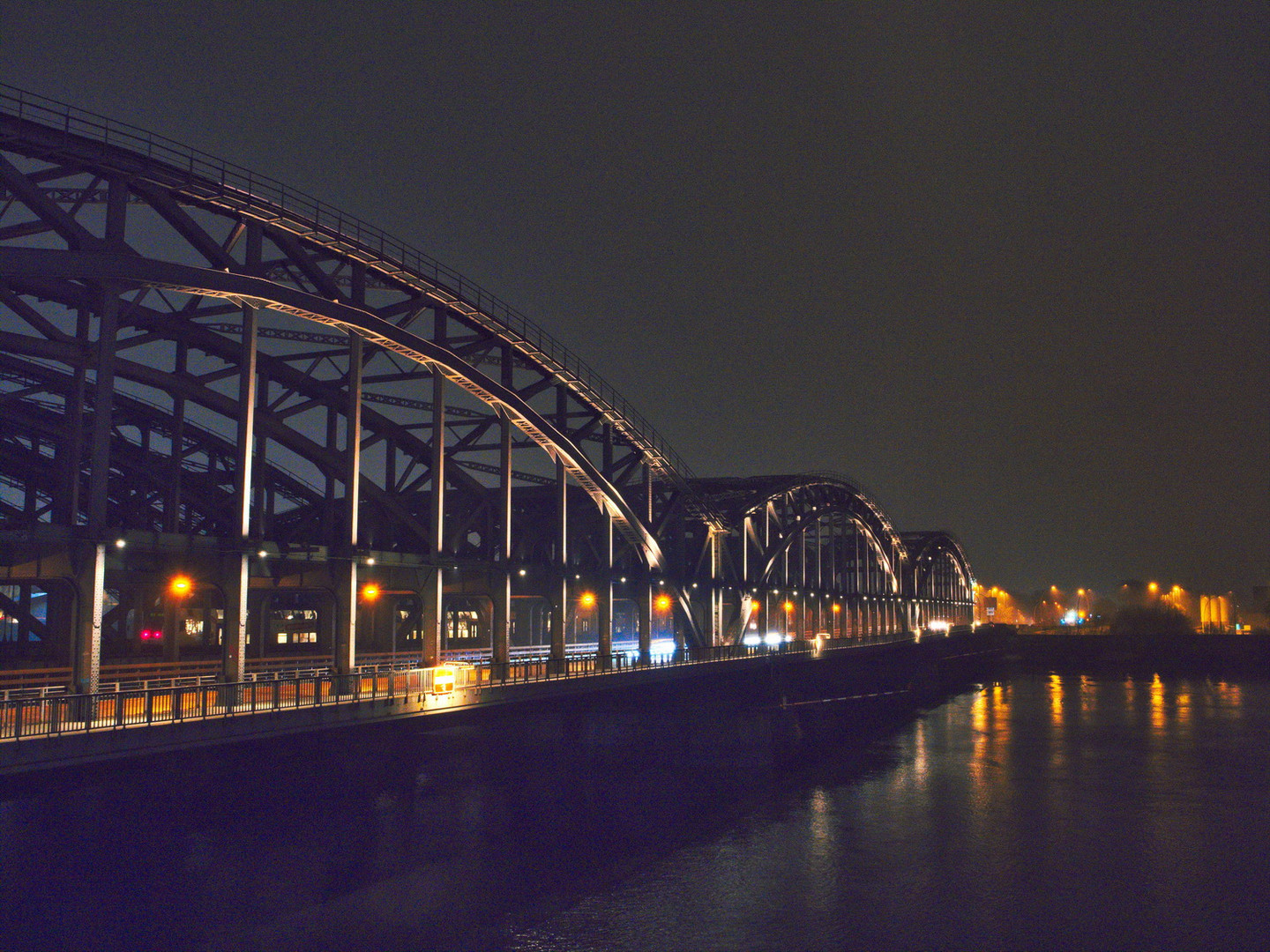 2020-01-02  Hamburg Elbbrücken bei Nacht