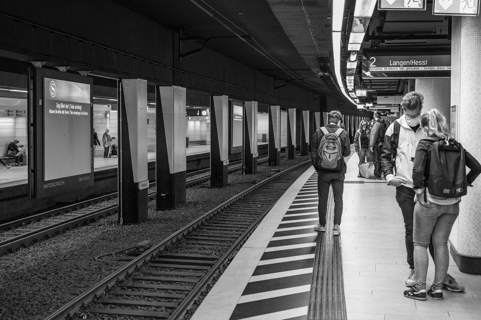 2020 Coronatime - Warten auf die S-Bahn