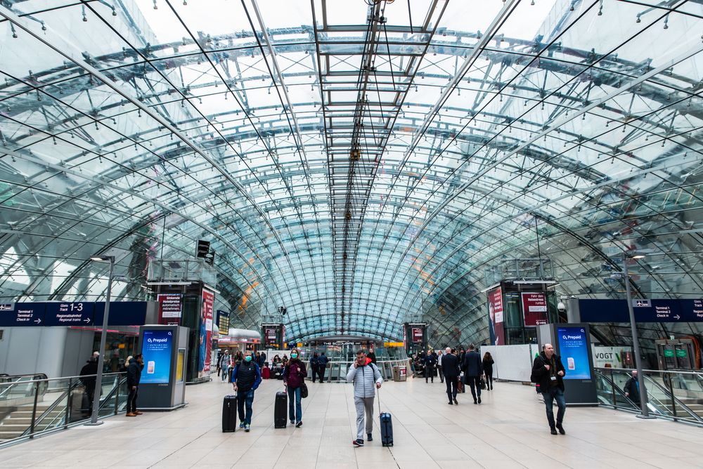 2020 Frankfurt Flughafen Fernbahnhof in Zeiten von Corona