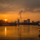 2020 Sonnenuntergang über dem Main in Frankfurt