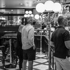 2020 Szene im Cafe Leysieffer auf Sylt zu Coronazeiten