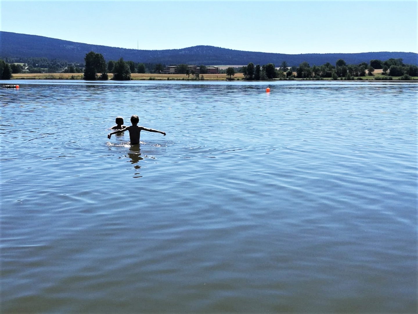 20200731  Weißenstädter See mit Blick zum Fichtelgebirge