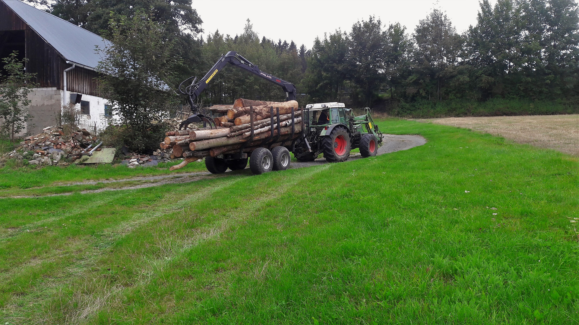 20200917 Holztransport auf dem Weg zu mir