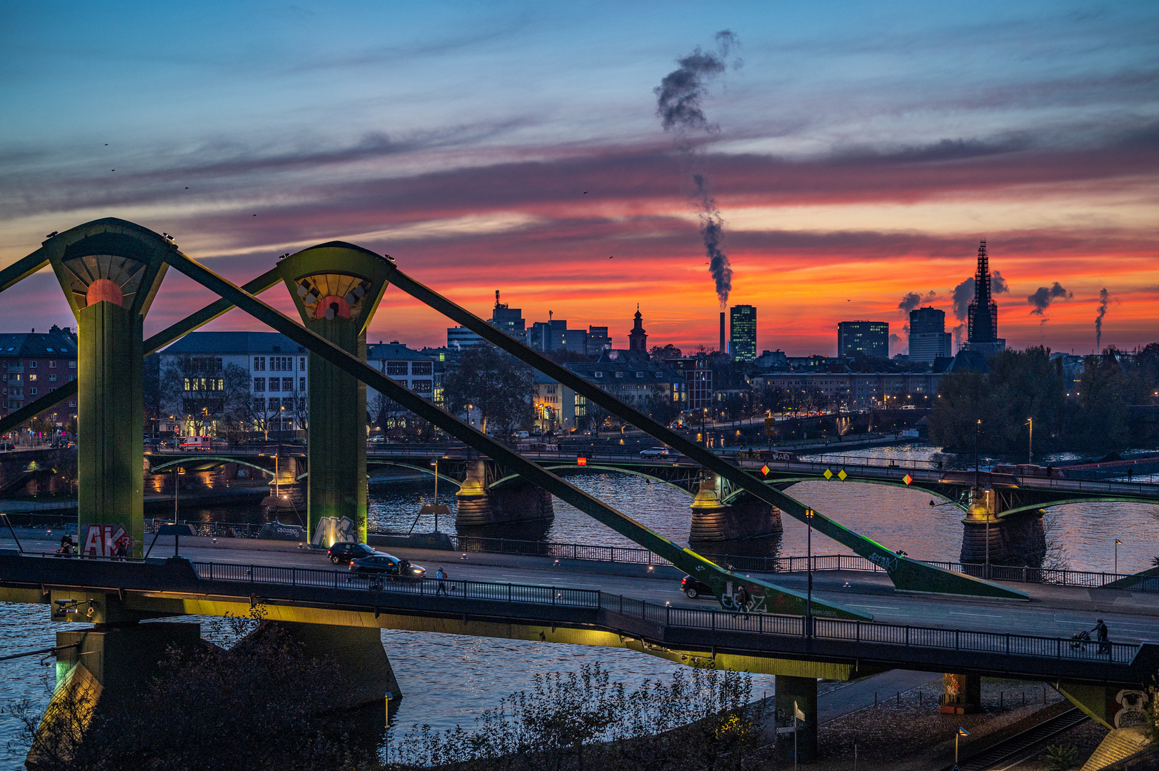 2021 Frankfurt - Flößerbrücke vor Abendrot