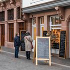 2021 Schlange stehen in der neuen Altstadt von Frankfurt