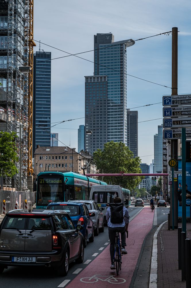 2021 Straßenverkehr in Frankfurt