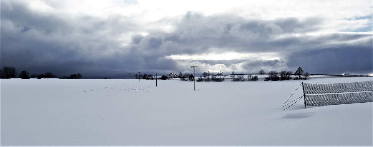 20210114 Schneewolken am Horizont