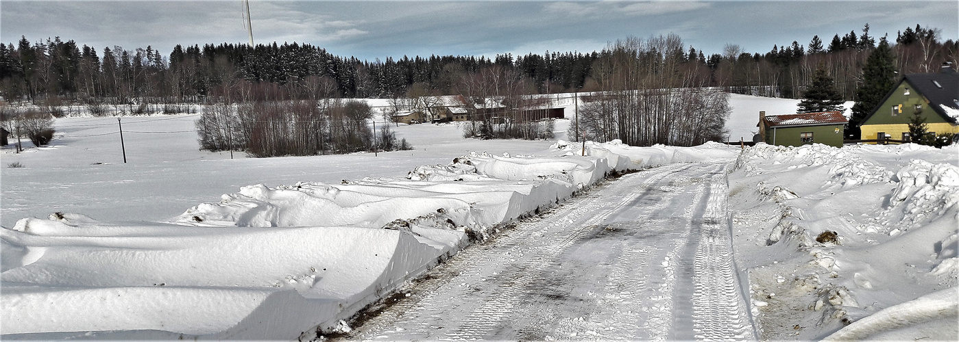 20210120 Angefräste Schneewehen