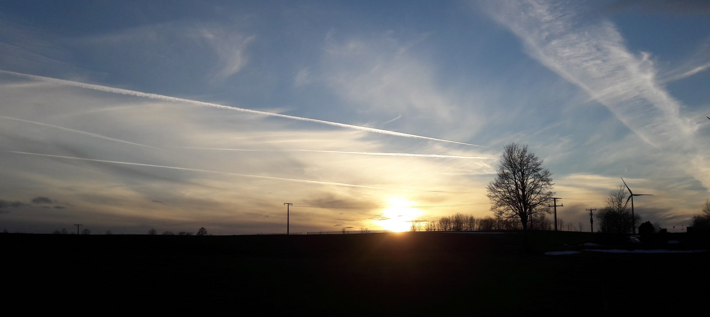 20210204 Sonnenuntergang bei blauem Himmel