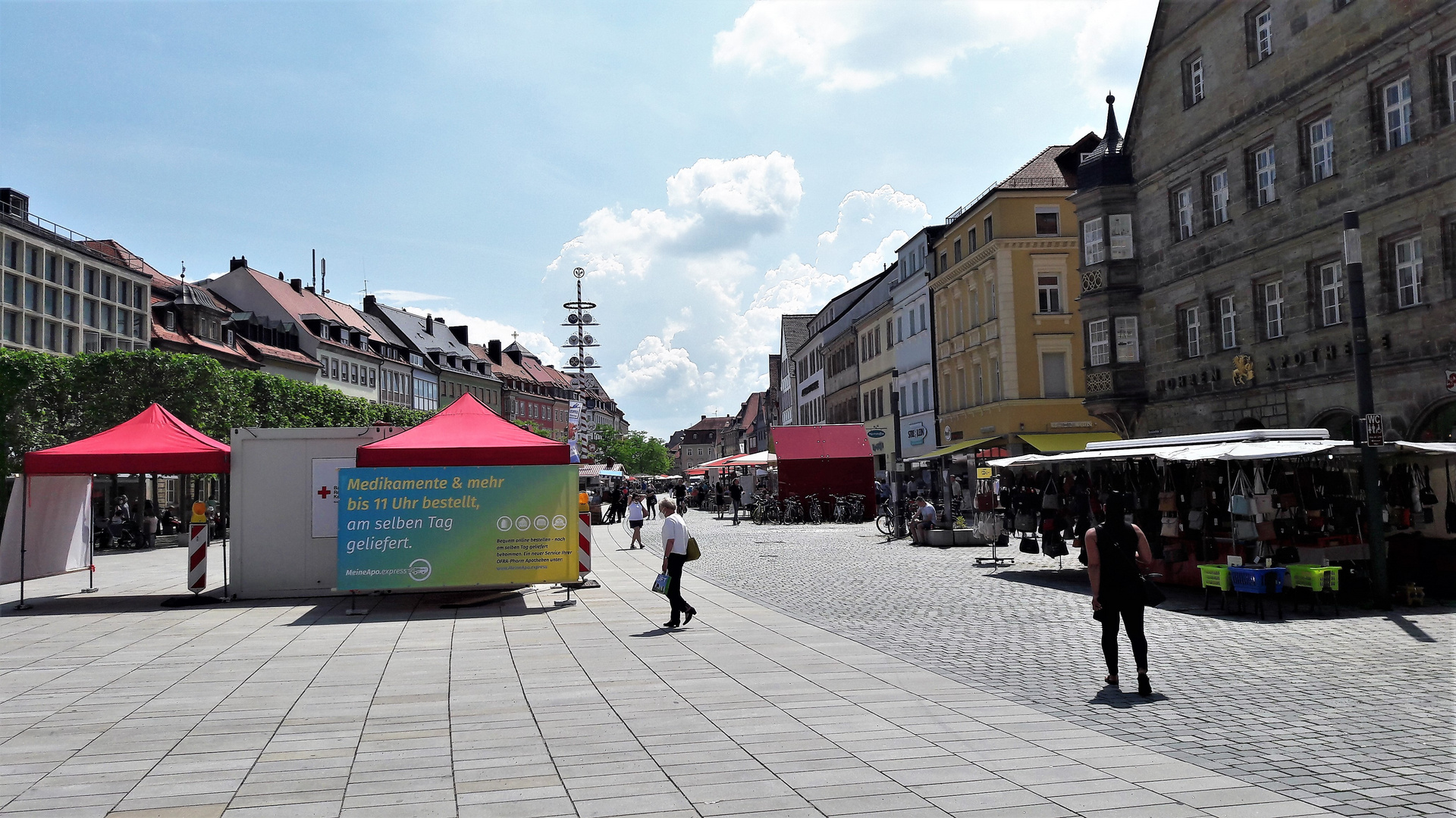 20210610 Durchblick Maxstraße  in Bayreuth mit Marktgeschehen