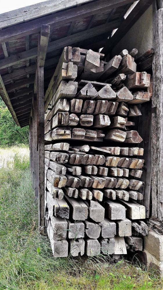 20210701 Freilandmuseum Bad Windsheim : Holz-Holzverbindungen an Reservehölzern