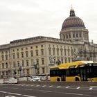 20211008 Neuer ? BVG  Bus und  (wiederaufgebautes) Neues Schloss