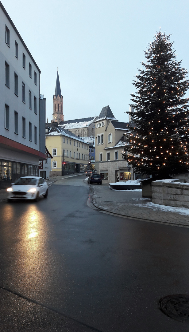 20211227 Donnerstag mit Durchblick  zur Stadtkirche Münchberg 