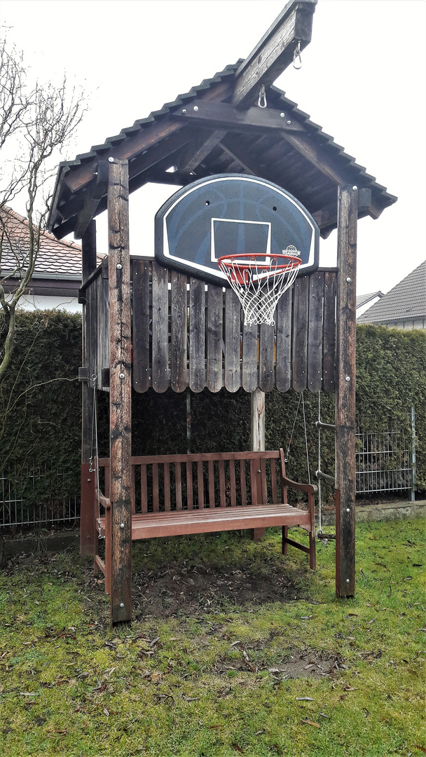 20211227  Spielturm im Wandel der Zeit