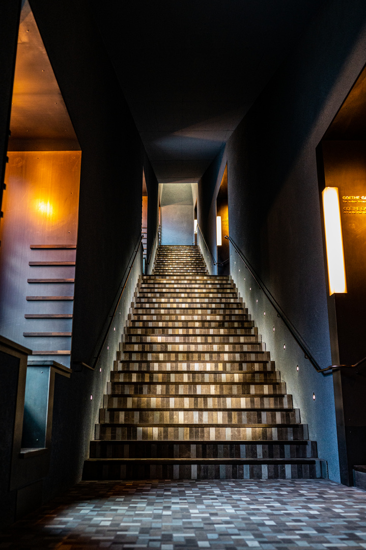2022-Treppe im Romantikmuseum in Frankfurt 