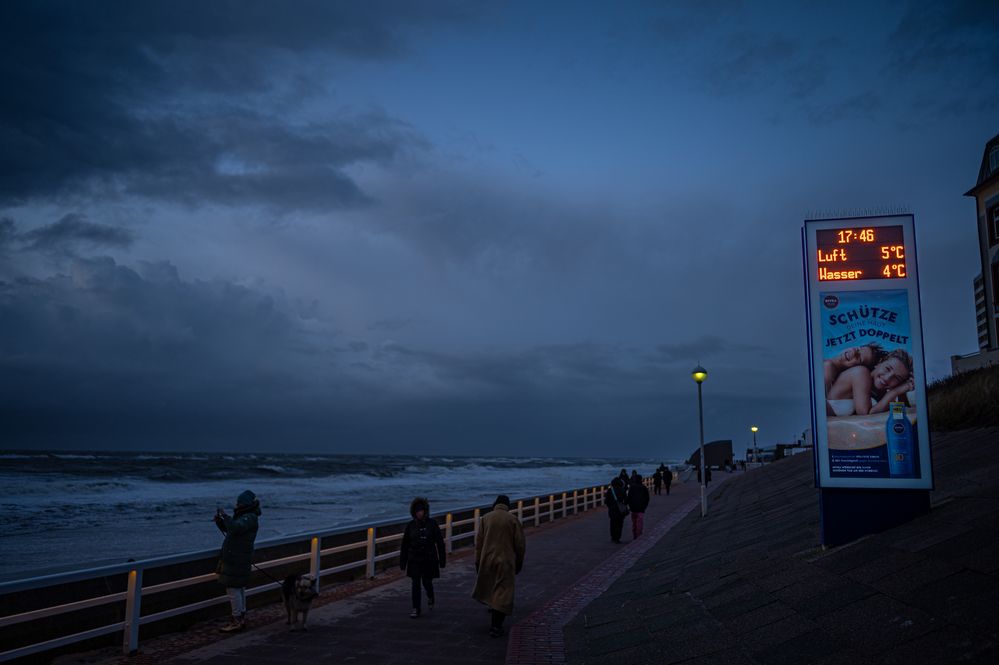 2022 Uferpromenade in Westerland vor dem Sturm